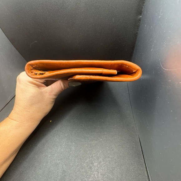 Dianne Berkeley Genuine Leather Wallet- SEE PICS FOR FLAWS - Picture 3 of 11